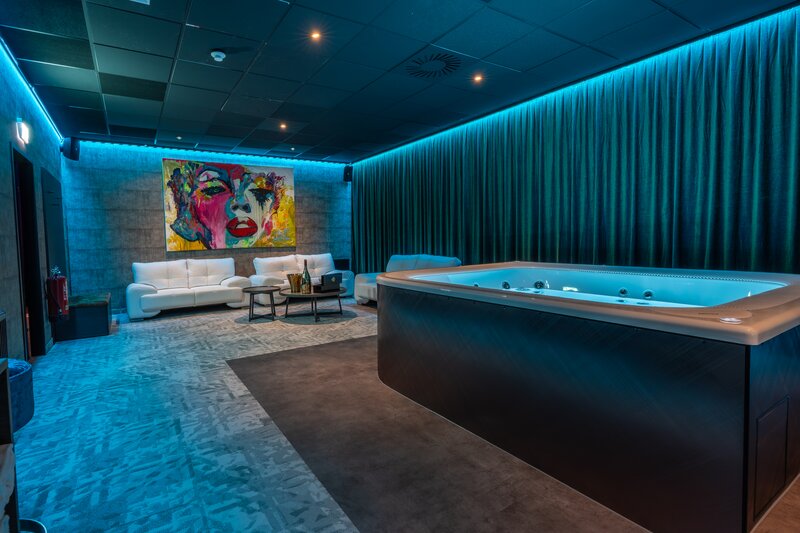Vienna Austria Club Pangea cauta fete, castiguri mari, locatie moderna